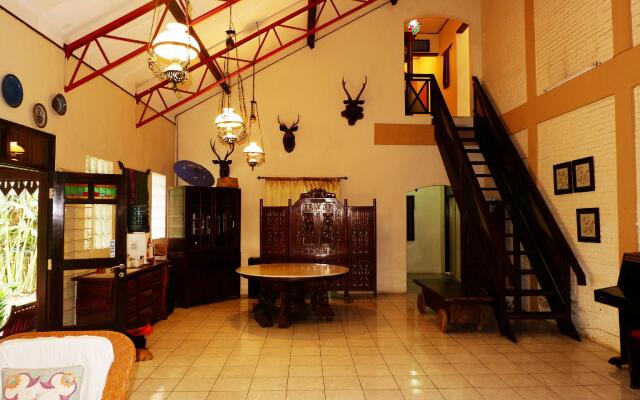OYO 604 Cemara's Homestay