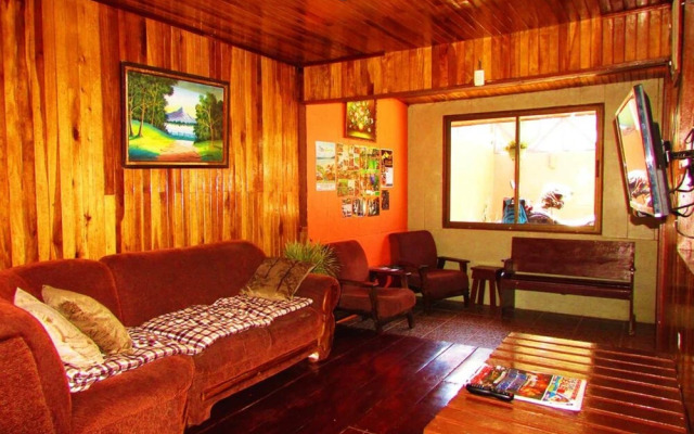 Que Tuanis Hostel Monteverde