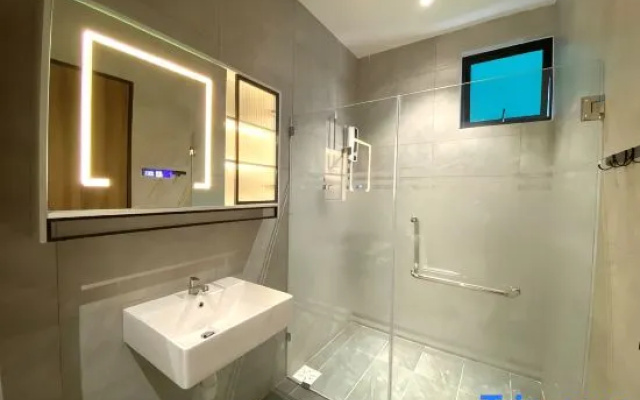 Armadale Residence 10 to 20 Pax-Galacity Airport-Free Parking – Bathroom – Kuching
