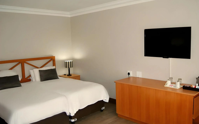 Safari Hotel & Convention Centre