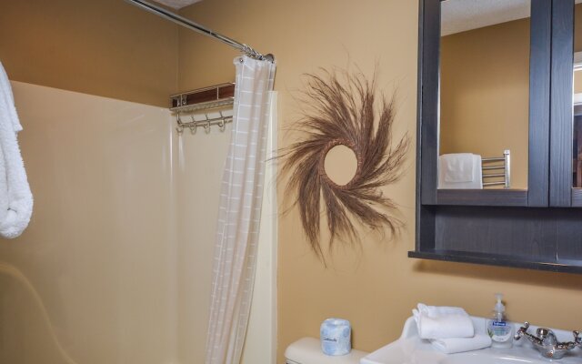 Loft of Luxury 2 Bedroom Townhome