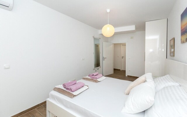 Stunning Apartment in Komarna With Wifi and 3 Bedrooms