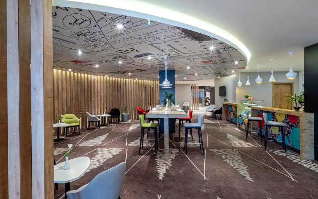 ibis Jeddah Malik Road