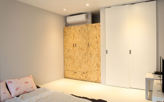 302 Place