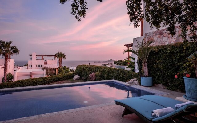 Expansive Views of Famous Cabo Arch: Villa Sirena