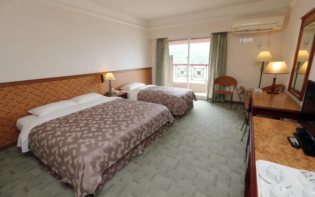 Hoya Hot Springs Hotel