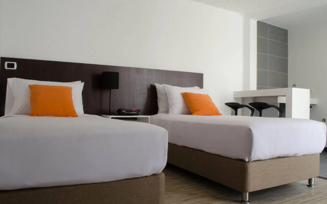 Hotel DC Feria