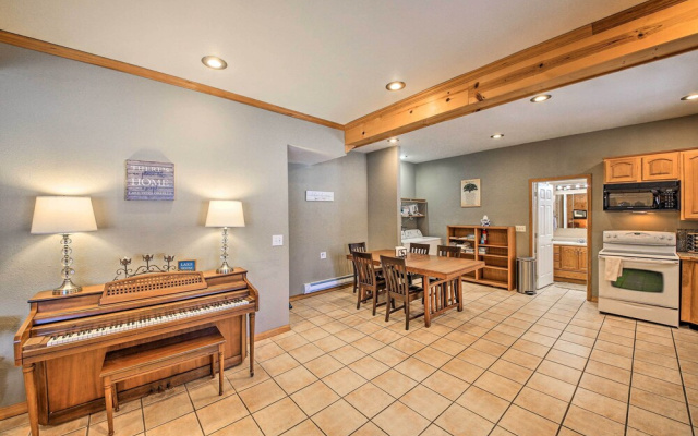 Family-friendly Sagle Vacation Rental w/ Deck