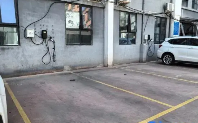 Jtrip Holiday Hotel (Xi'an Bell Tower Yongningmen Subway Station)