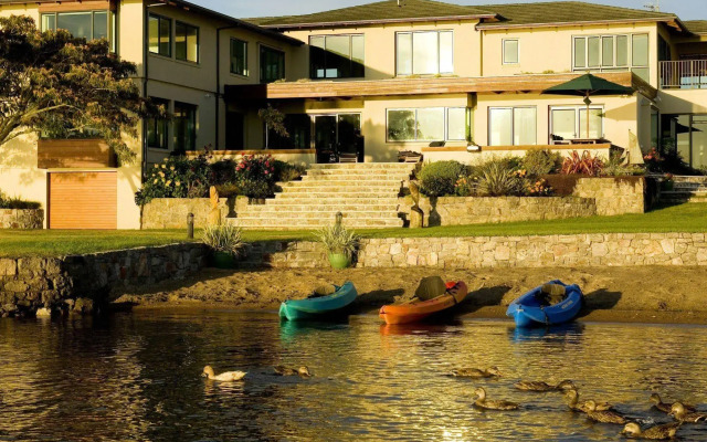 Nicara Lakeside Lodge