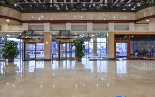 Zhonglian Hotel - Dandong