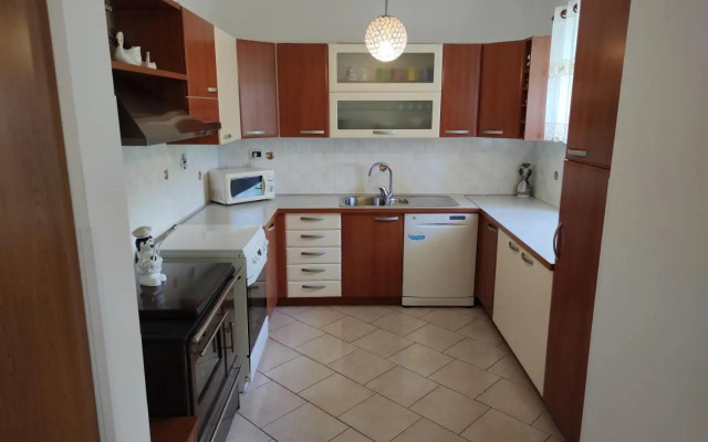 Apartment Wine & Olive oil Mofardin