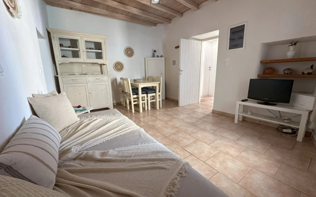 Nesa Paros