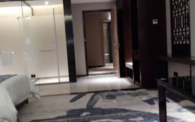 Relais Holiday Hotel Mohan Port