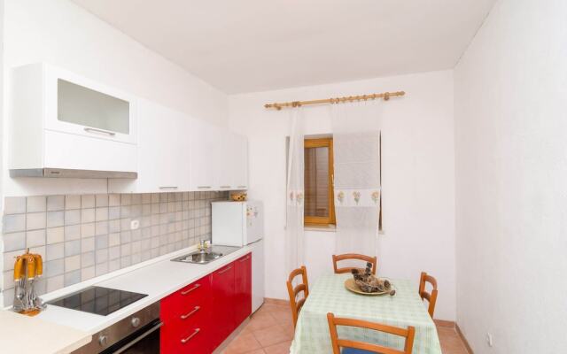 Apartments Limuni