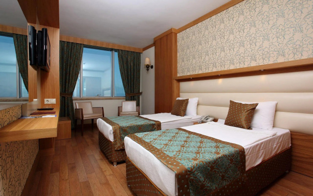 Santa Marina Hotel