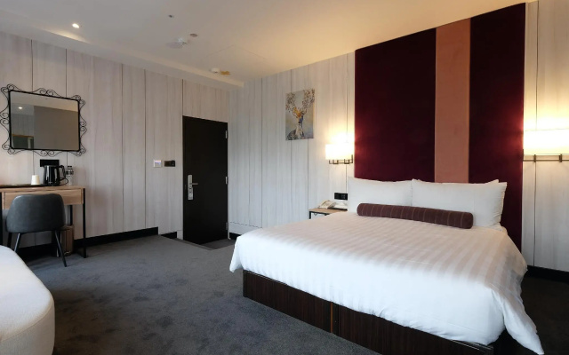 Mayer Inn