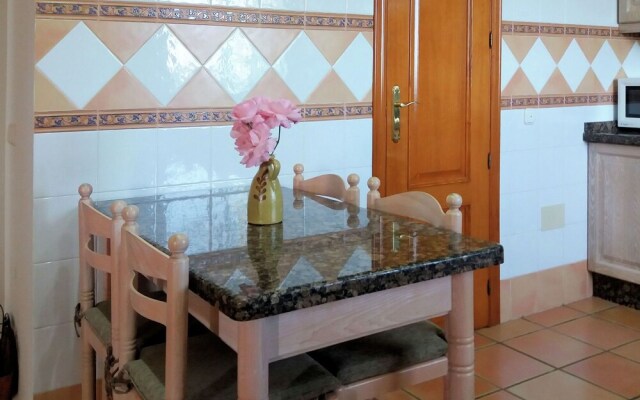 Cozy Villa in Villanueva de la Concepción with Swimming Pool