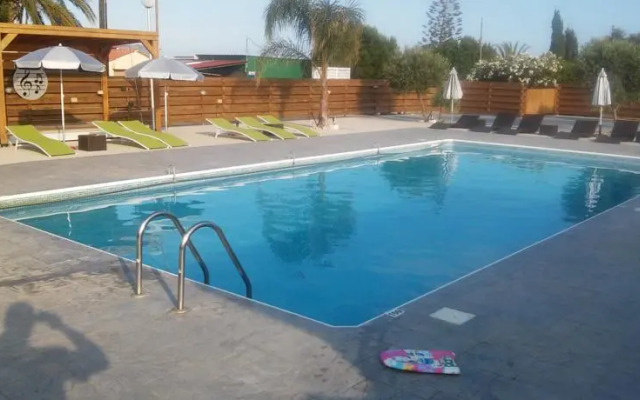 Sea View House in Maroni