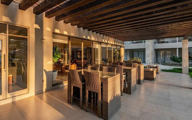 Elegante Condo, con alberca, zona Tezal