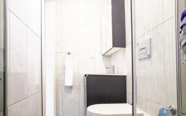 Sleek Flat w Garden 5 min to Beach in Milas