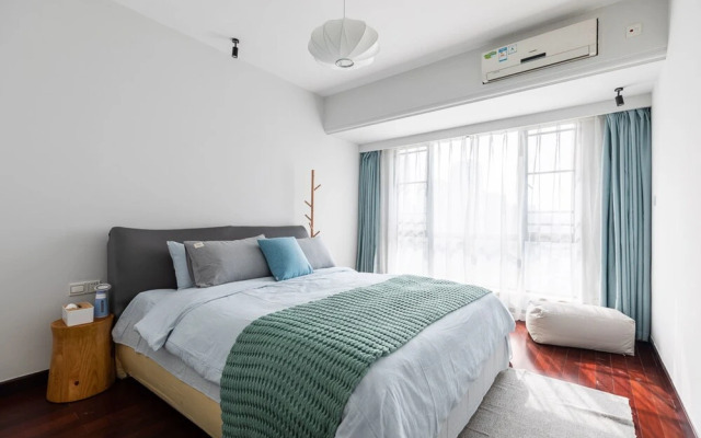 Locals Boutique Apartment Huafa Plaza 6