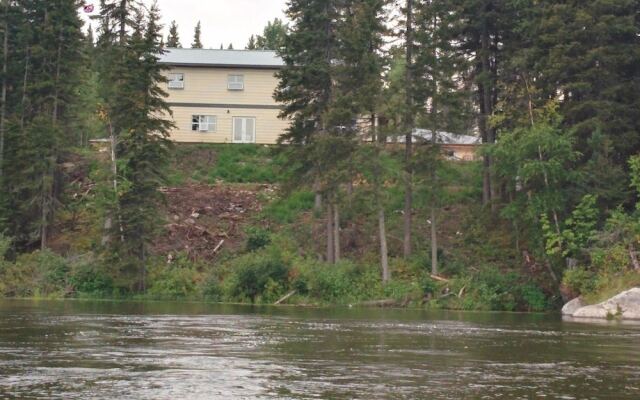 Sasagiu Rapids Lodge