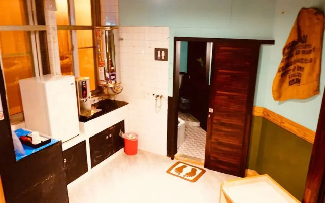 Qingju Hostel