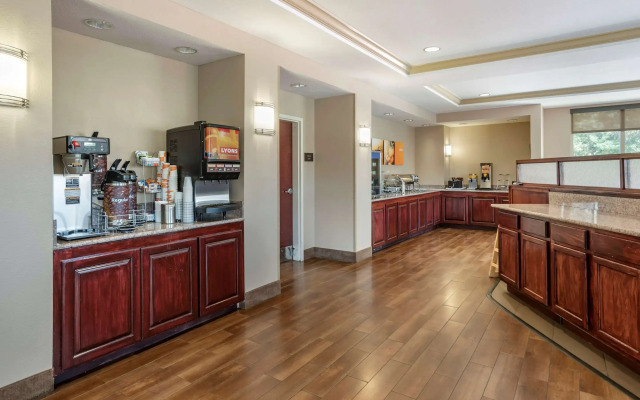 Comfort Suites Biloxi - Ocean Springs