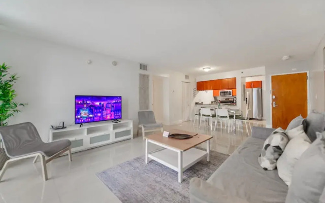 Wonderful 3BR Condo at Brickell