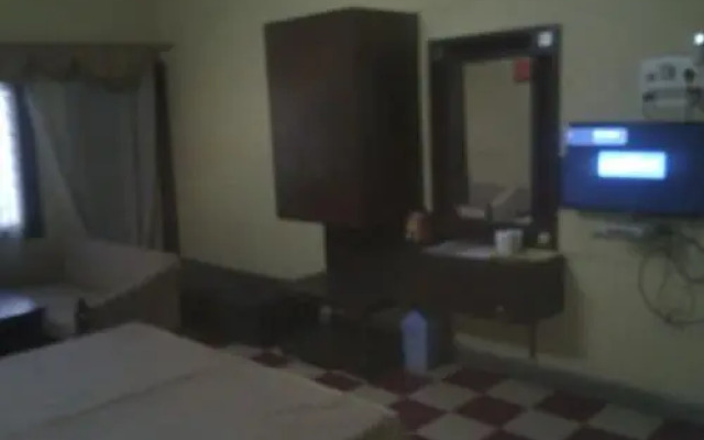 SPOT ON 46886 Hotel Natraj