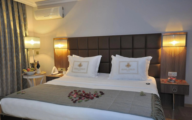 Grand Atakum Hotel
