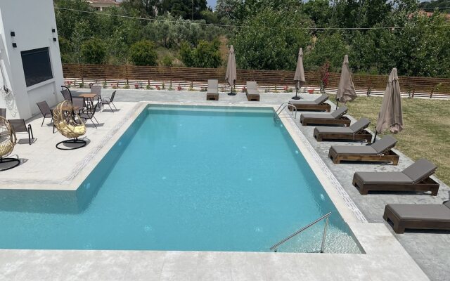 Kimiro Hotel Tsilivi