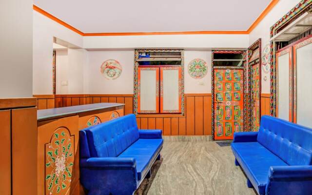 OYO 6932 Hotel Snow Lion