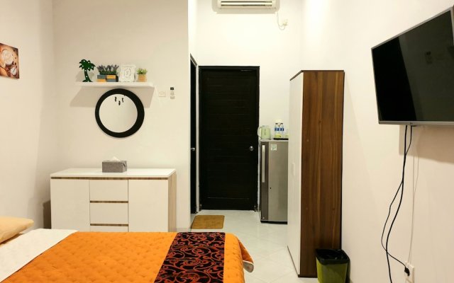 Comfy Room in Piliau Residence