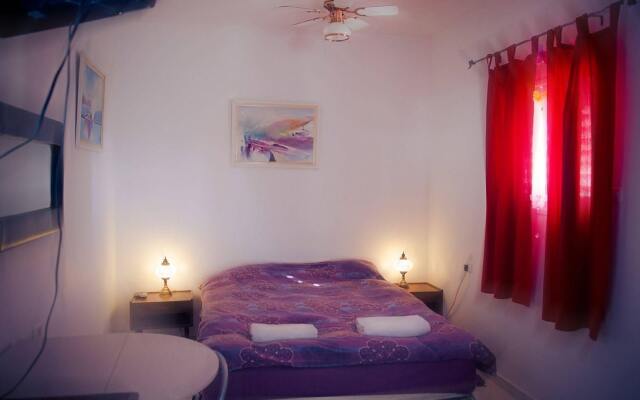 Hana's Guest House