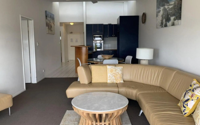 Unit 10 Sea Eagles Apartments