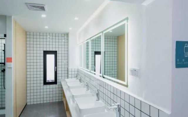 Taoxi Creek Hostel