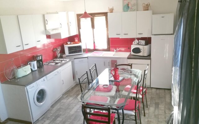 House With 3 Bedrooms in Villeneuve, With Enclosed Garden and Wifi