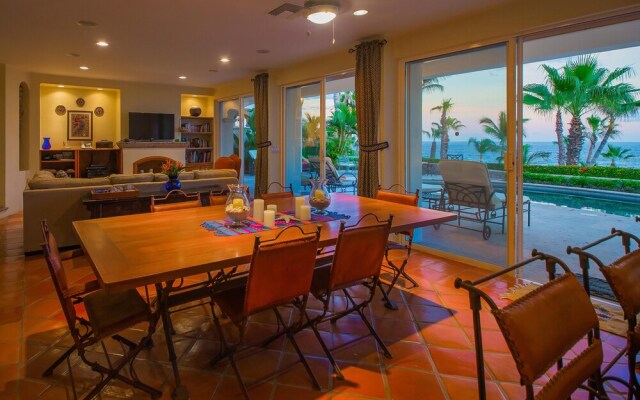 Golfers Paradise Across From Palmilla Beach at Villas del Mar 212