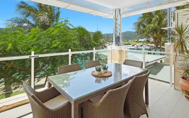 Luxury Marina View Apartment