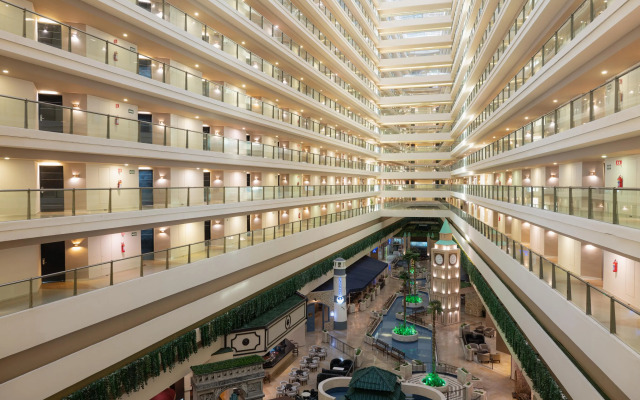 Seadust Cancún All Inclusive Family Resort