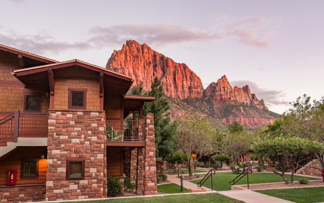 Cable Mountain Lodge