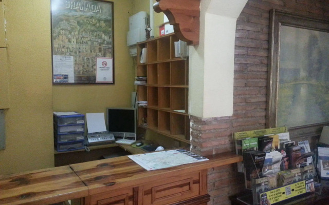 Hotel Almona