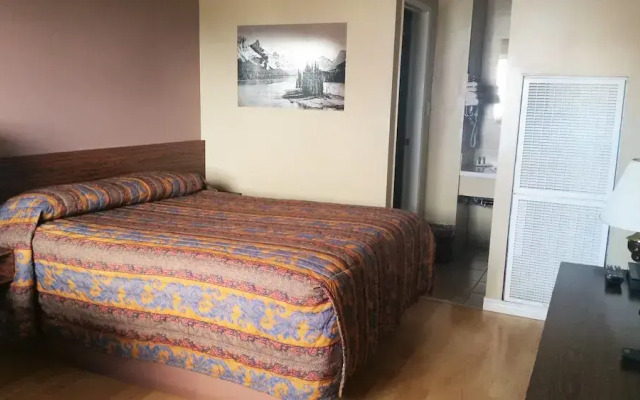 Lamplighter Viking Motel