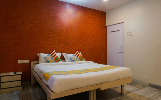 "Oyo Home 19648 Spacious Stay Near Wax Musuem"