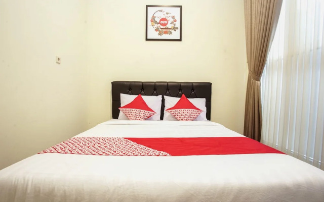 Eirini Family Homestay by OYO Rooms
