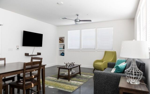 WanderJaunt - Hip East Austin Apartments