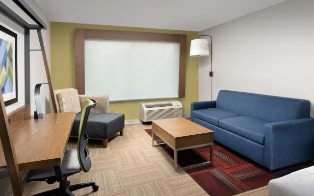 Holiday Inn Express & Suites Kingsland I-95-Naval Base Area by IHG