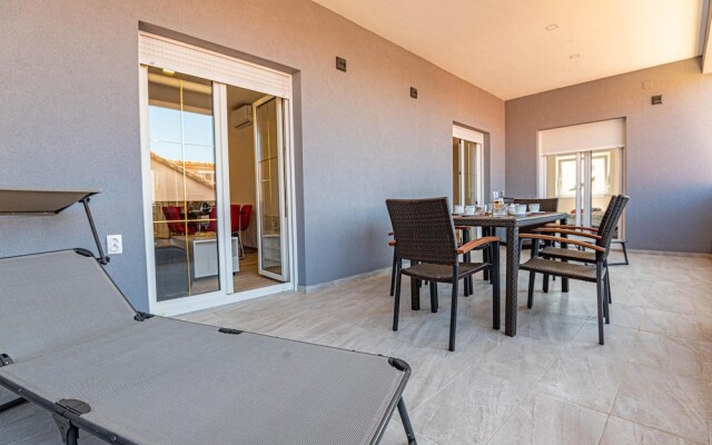 Nice Apartment in Brodarica With Wifi and 2 Bedrooms